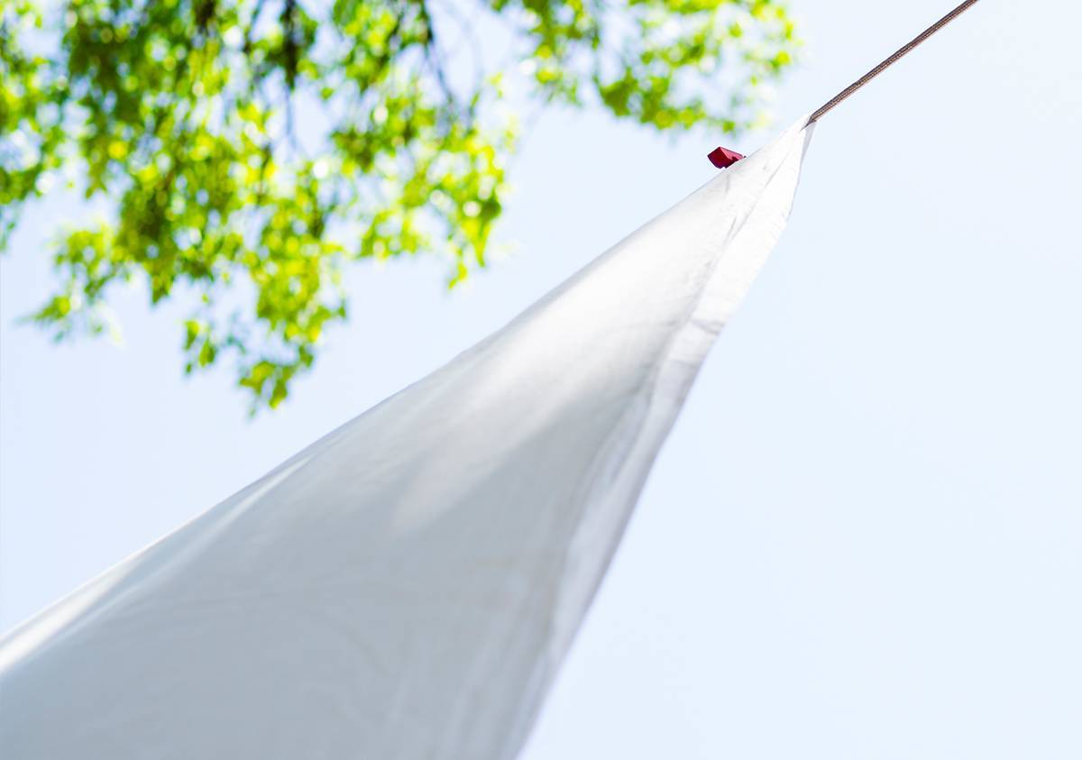 Cómo Cuidar y Mantener Tus Cortinas de Verano